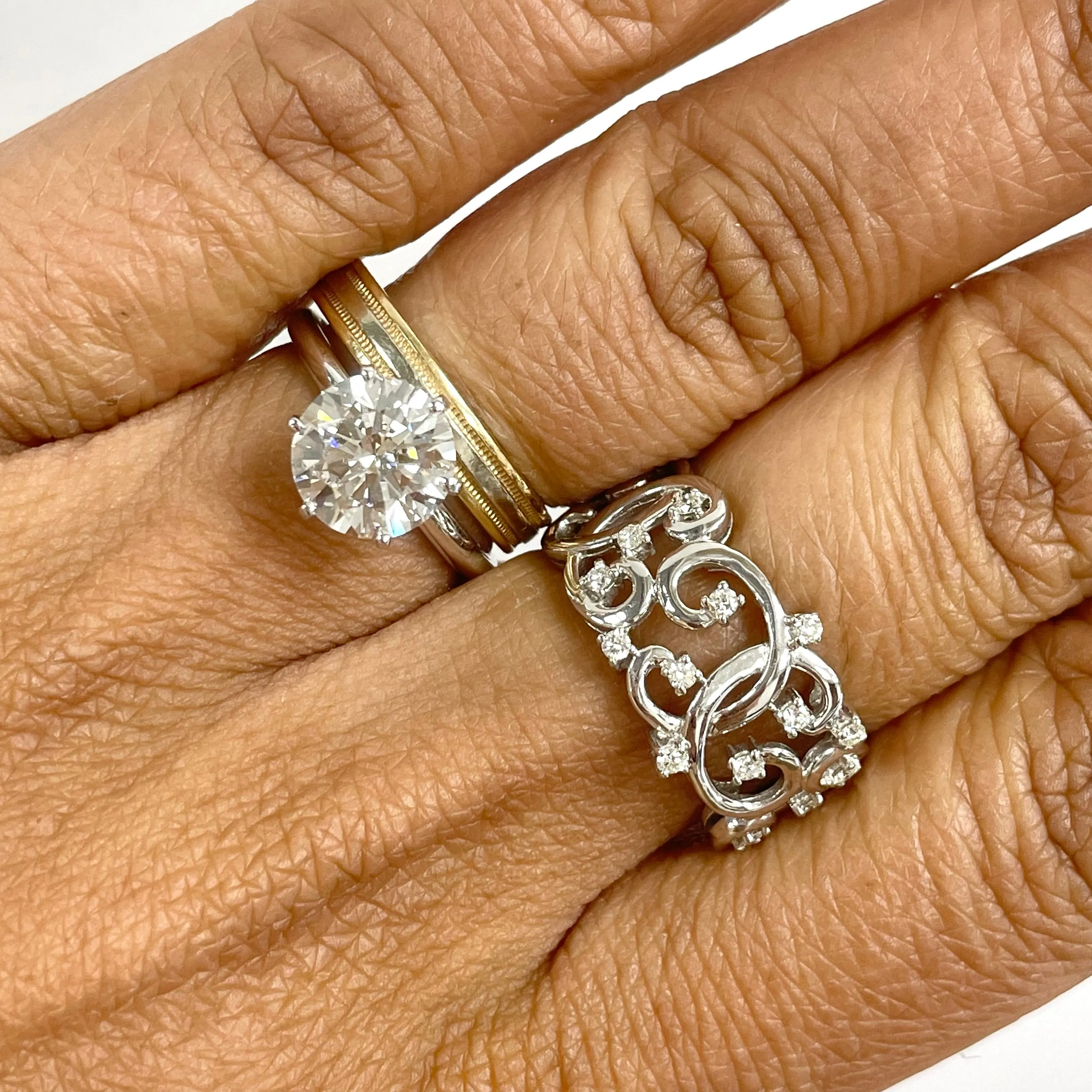 Curves Diamond Band (0.20 ct Diamonds) in White Gold