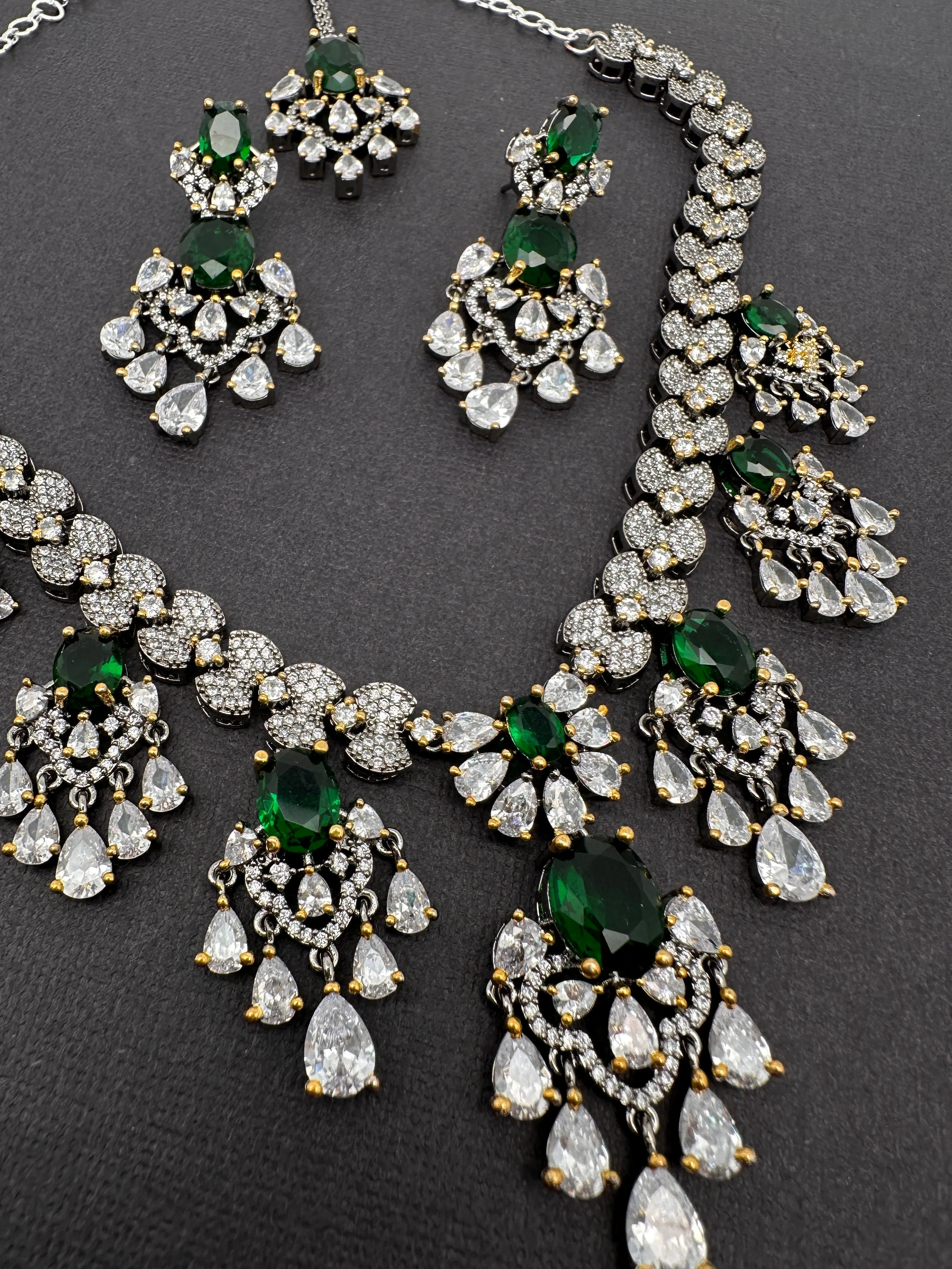 Diamond Color Stone Short Necklace