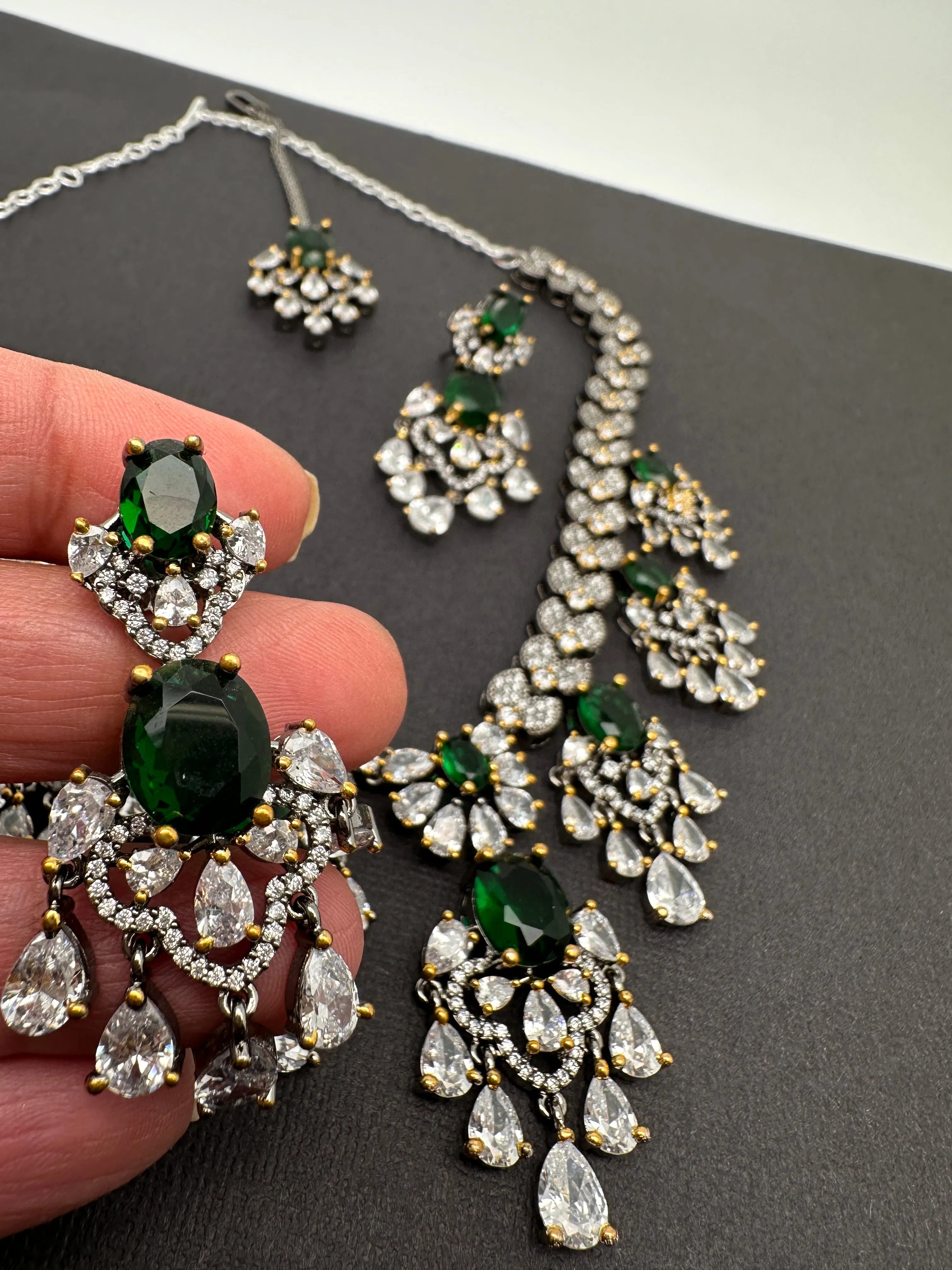 Diamond Color Stone Short Necklace