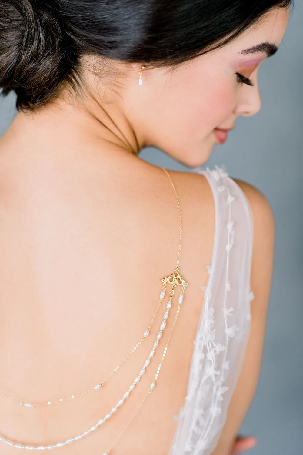 IRIS Draped Vintage Pearl Back Necklace