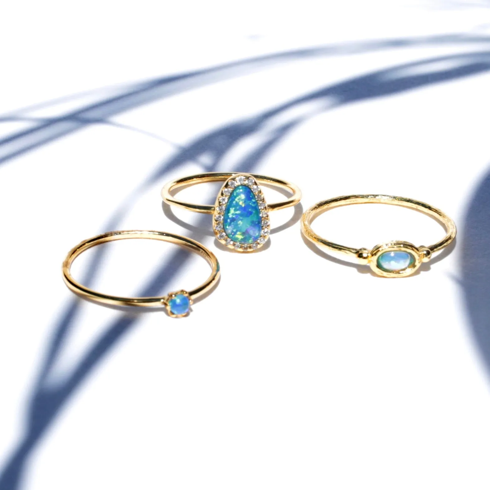 OVAL OPAL RING