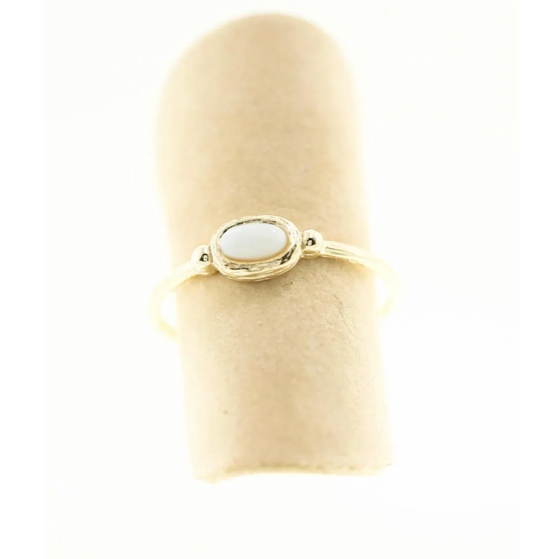 OVAL OPAL RING